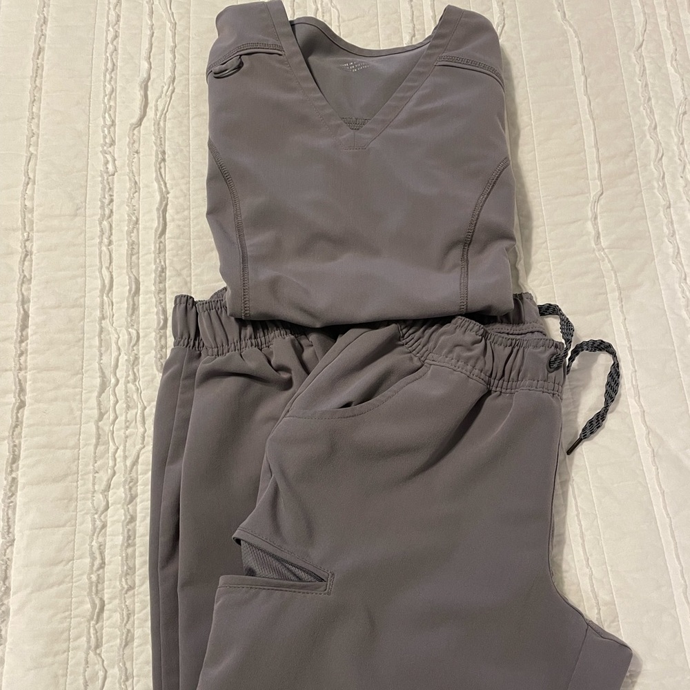 Jaanuu jogger scrub set gray M petite